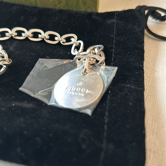Gucci Brand New Silver Bracelet with dust bag and box - Picture 5 of 16